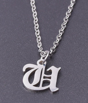 RVS Initiaal Ketting met Oude Engelse Letterhanger - 26 Letters, Perfect voor Hem, Haar of als Koppelkado