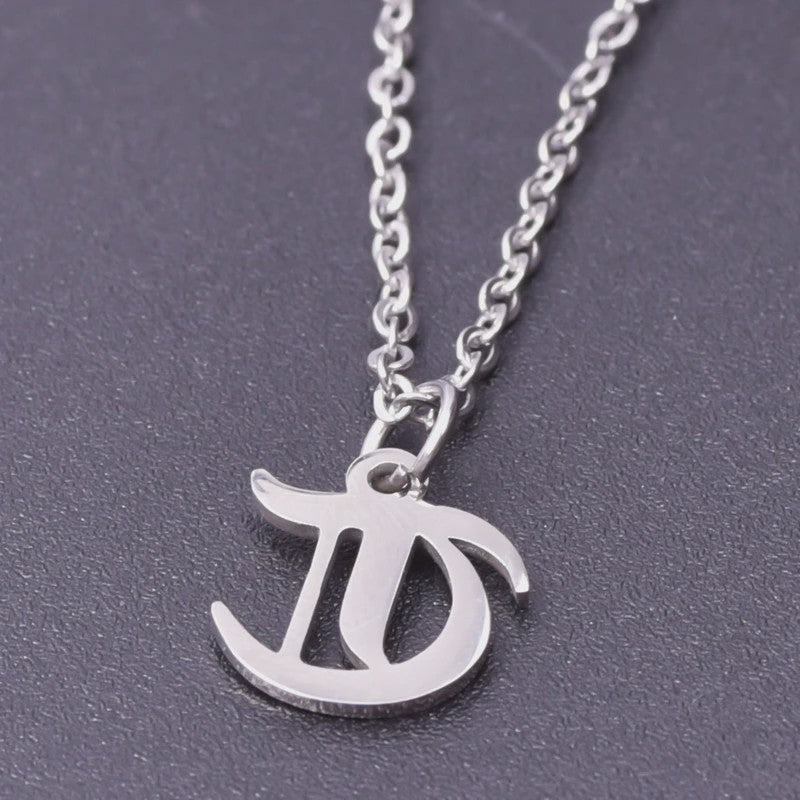 RVS Initiaal Ketting met Oude Engelse Letterhanger - 26 Letters, Perfect voor Hem, Haar of als Koppelkado