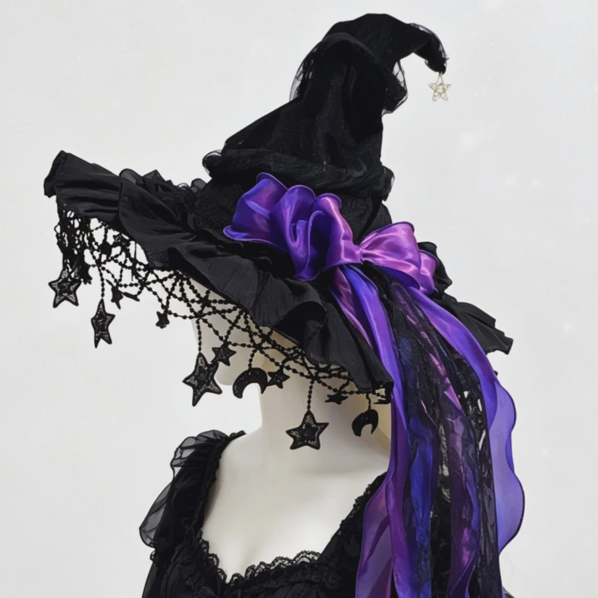 Luxe Heksenhoed van Kant en Fluweel met Maan & Sterren - Perfect voor Halloween & Cosplay