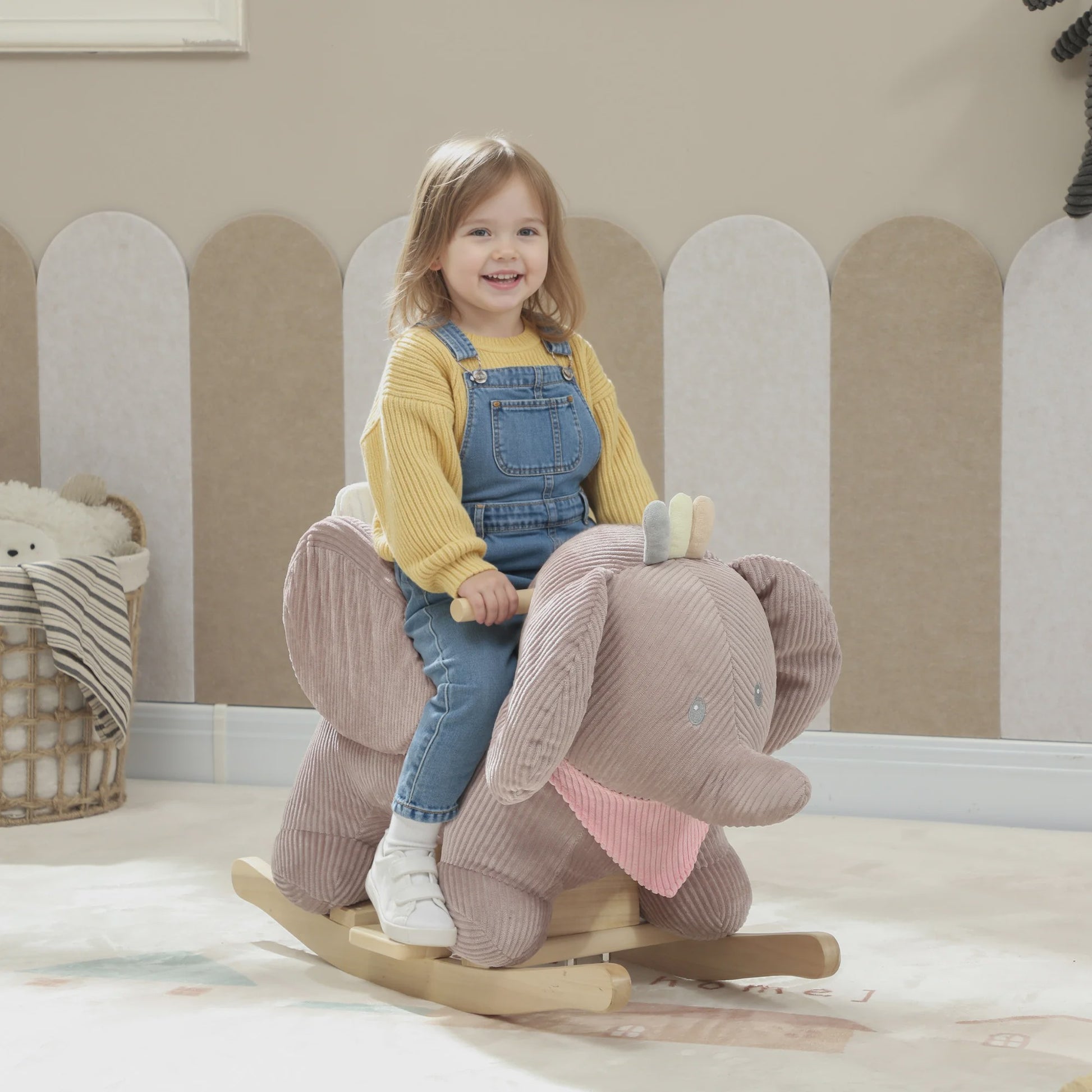 Schattige Olifant Wipstoel met Geluid en Veiligheidsgordel - Houten Basis