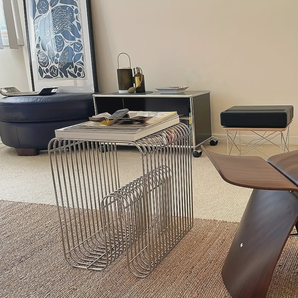 Scandinavische Metalen Bijzettafel - Minimalistisch Design met Boek- en Tijdschriftenopslag