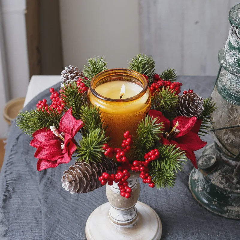 Kerstkrans met Kunstbessen, Dennenappels en Kaarsenring - Sfeervolle Tafeldecoratie voor Kerst