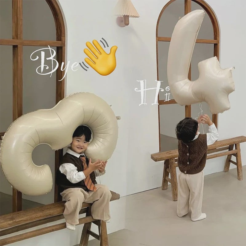 Grote Folie Ballonnen Cijfers 0-9 Cream Caramel & Wit (32/40 inch) - Feestdecoratie