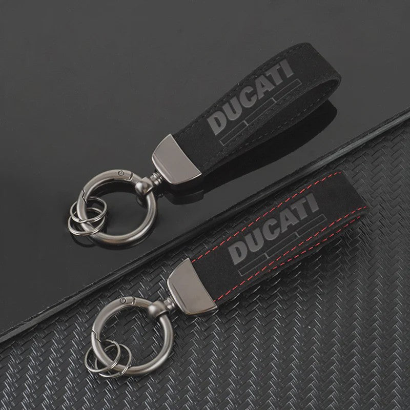 Luxe Suede Sleutelhangerhouder met Ducati Logo - Perfect Cadeau