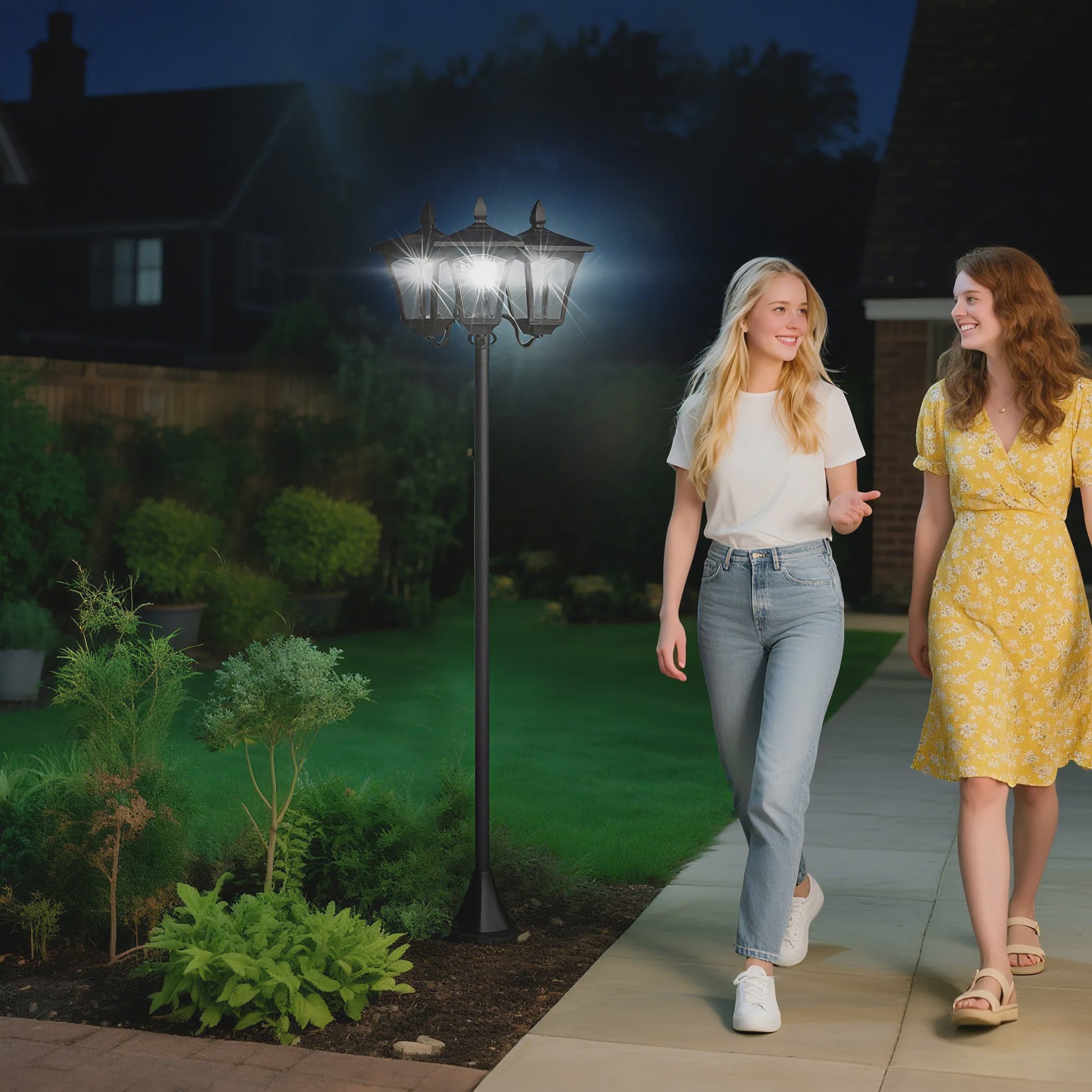 Outsunny Solar LED Tuinlamp met 3 Lampenkappen - H.182.5 cm - IP44