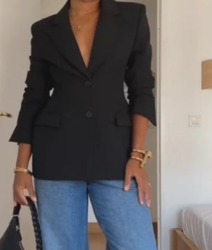 Chique Dames Blazer met Schoudervullingen en Split – Lente 2025 Collectie