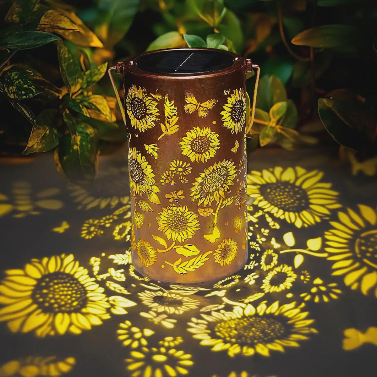 Zonnebloem Lantaarn: Waterdichte Buitenlamp met Licht- en Schaduweffect, Solar Powered voor Tuinpad, Gazon, Patio Decoratie