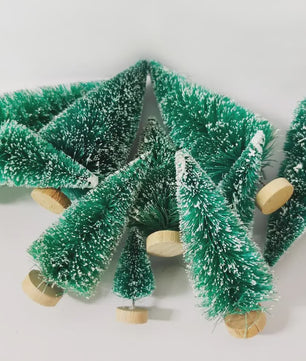 Set van 5 of 8 Mini Kerstboompjes - Tafeldecoratie met Houten Voet