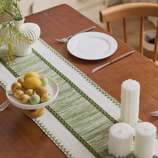 Groene Boho Tafel Runner met Franjes - Handgeweven - Rustiek Lente Decoratie