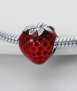 Zilverkleurige Fruit Bedels: Aardbei & Kers - Perfect voor DIY Armbanden