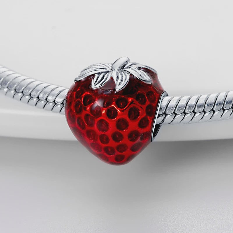 Zilverkleurige Fruit Bedels: Aardbei & Kers - Perfect voor DIY Armbanden
