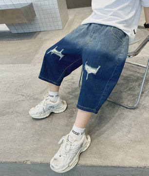 Stoere Denim Shorts voor Jongens | Zomerse Capri Broek met Gradient Kleur & Ripped Details | 5-14 Jaar