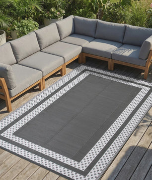 Outdoor Mat 6x9 ft met Grondpennen - Duurzaam PP, Grijs/Wit, voor Tuin, Camping & Strand