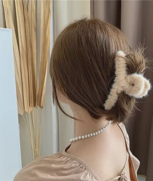 Set van 4 Elegante Pluche Haarclips met Faux Fur - Stijlvolle Haaraccessoires voor Dames & Meisjes