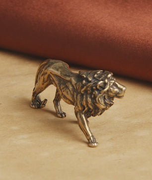 Majestueuze Miniatuur Leeuwenkoning - Vintage Koperen Beeldje voor Bureau & Huisdecoratie