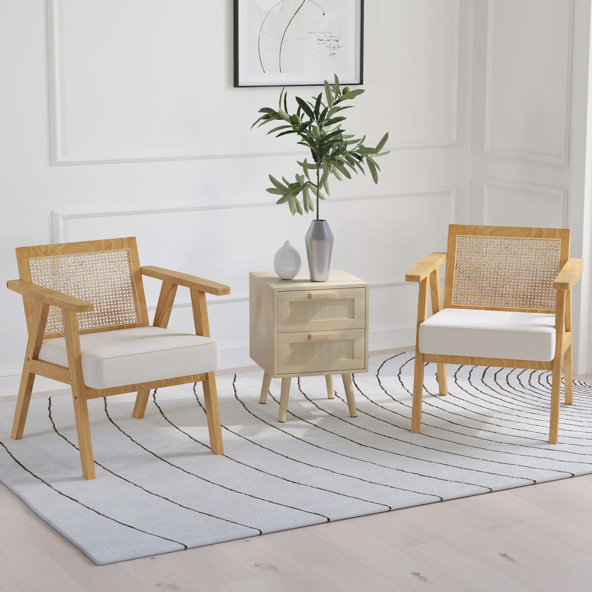 Stijlvolle Lounge Chair met Rotan Rugleuning en Houten Armleuningen - Beige
