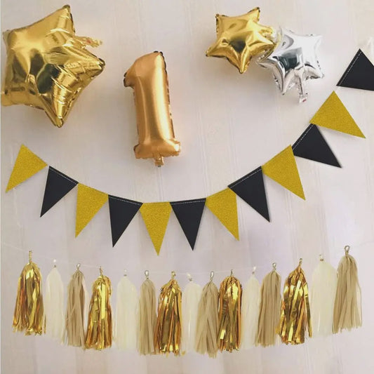 Zwarte en Gouden Driehoek Vlaggenlijn - Feestelijke Banner voor Verjaardag, Bruiloft & Feestdecoratie