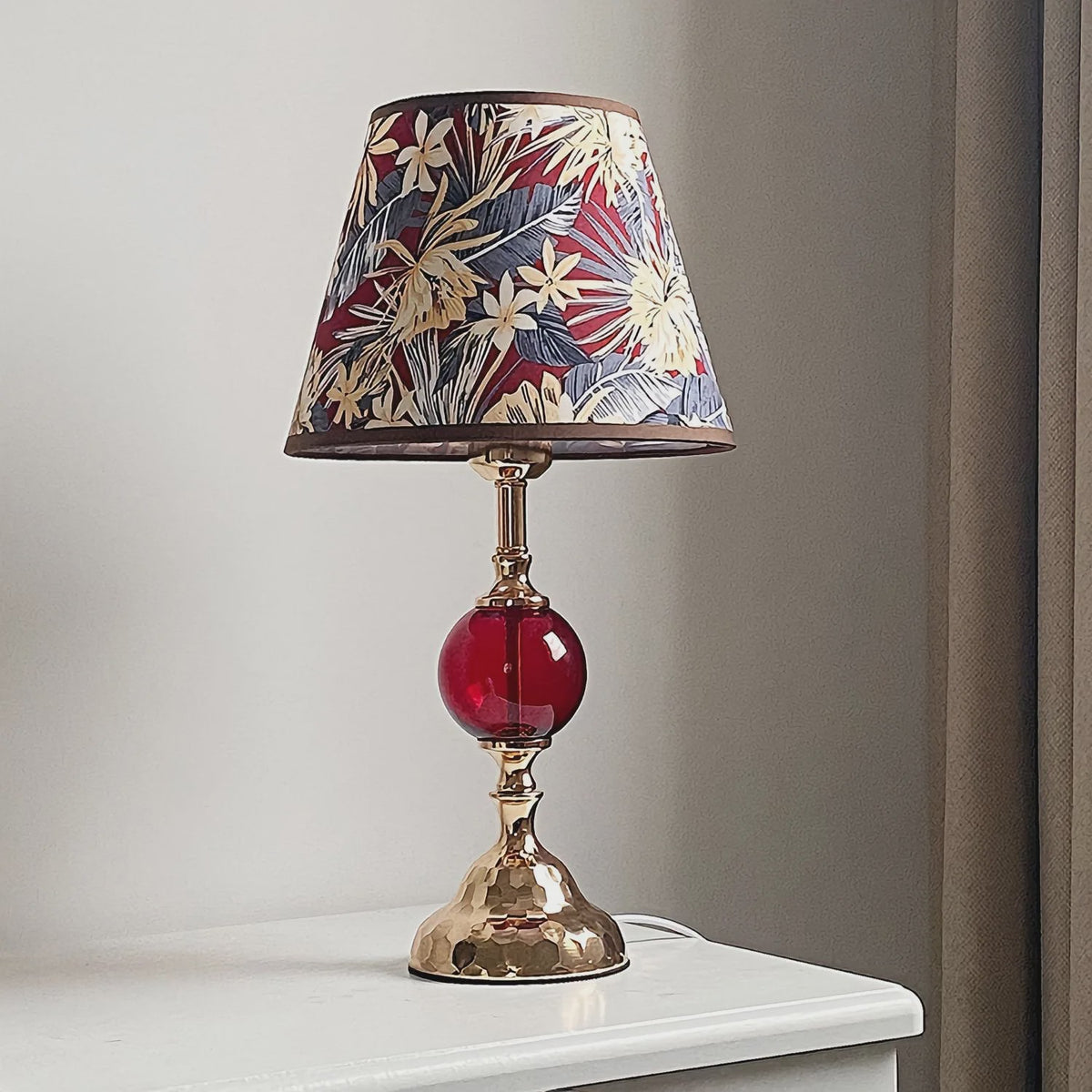 Luxe Smeedijzeren Bedlamp: Romantisch Design voor Slaapkamer & Bureau
