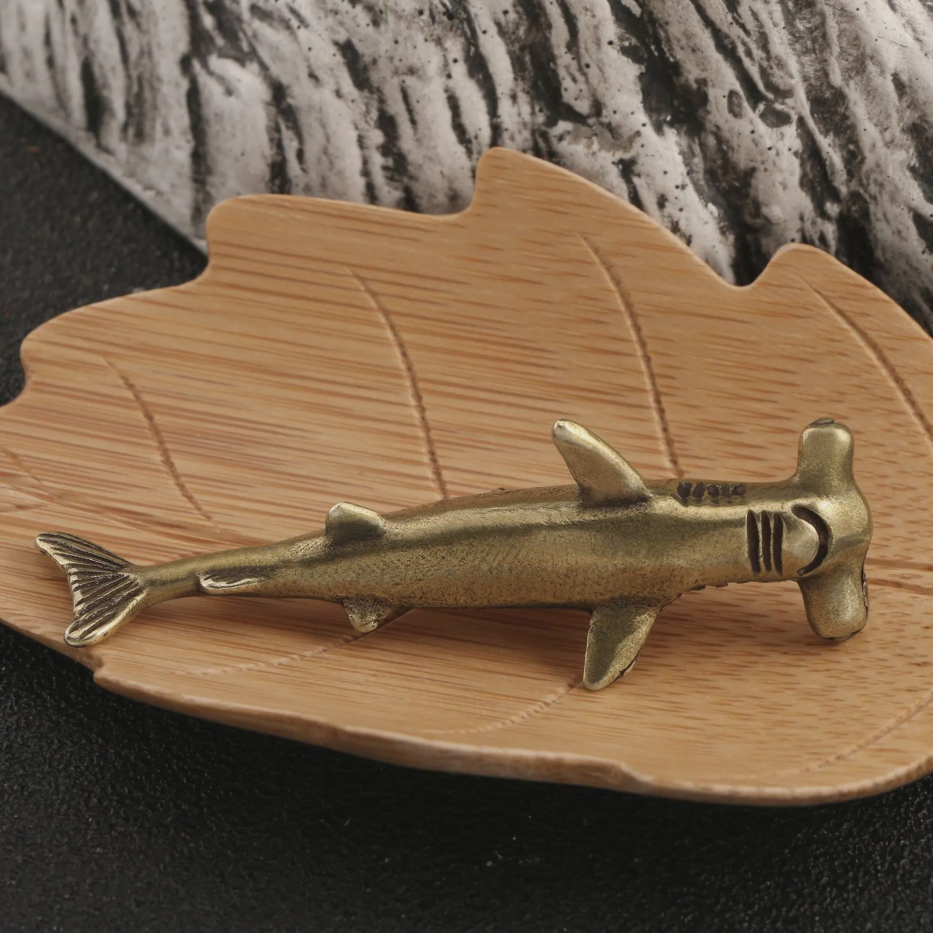 Bronzen Hamerhaai Figuur - Decoratieve Marine Souvenir voor Bureau
