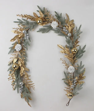 Luxe Kerstkrans voor Buitendeur - Goud, Denneappel & Rattan Decoratie 2024