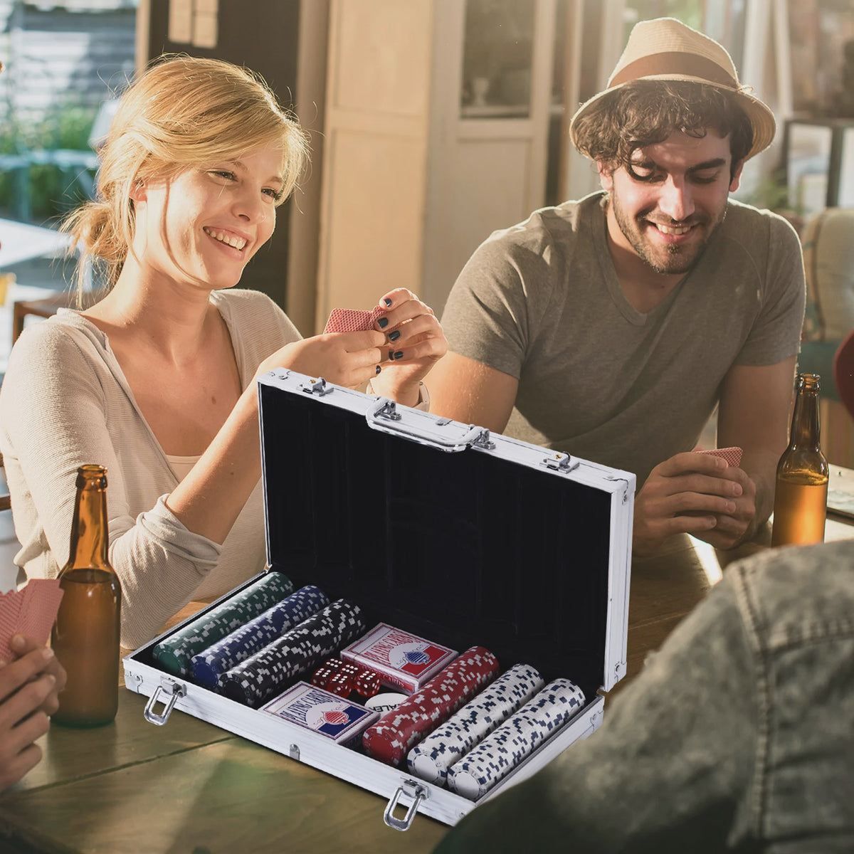 Complete Poker Set met 300 Chips, Kaarten en Aluminium Koffer