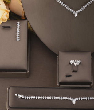 Elegante Zirkonia Sieradenset V-vorm - Perfect voor Dagelijks Gebruik en Feestjes