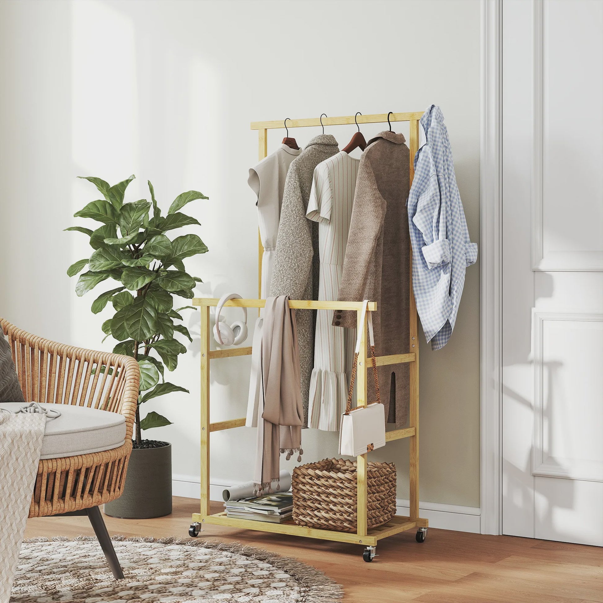 HOMCOM Bamboe Kledingrek met Wielen - Stijlvolle Garderobe voor Slaapkamer en Wasruimte