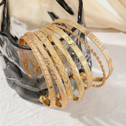 Set van 7 Gouden Punk Armbanden voor Dames - Streetwear & Goth Stijl