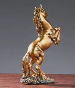 Luxe Winst Paard Statue - Stijlvolle Hars Decoratie voor Woonkamer, Kantoor & Bureau