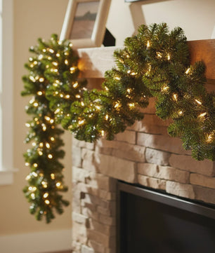 Luxe Kerstguirlande 2.7M Kunstdennen met Pijnappels - Sfeervolle Decoratie