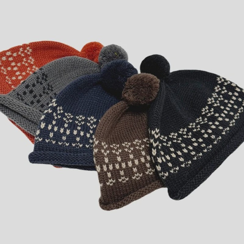 Dames Muts met Fair Isle Patroon, Pompon en Omgeslagen Boord - Warm & Stijlvol