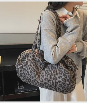 Ruime Canvas Schoudertas met Luipaardprint - Stijlvolle Tote Bag voor Dames