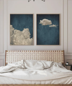 Abstracte Blauwe Wolken Poster - Minimalistische Canvas Muurkunst voor Moderne Woonkamer