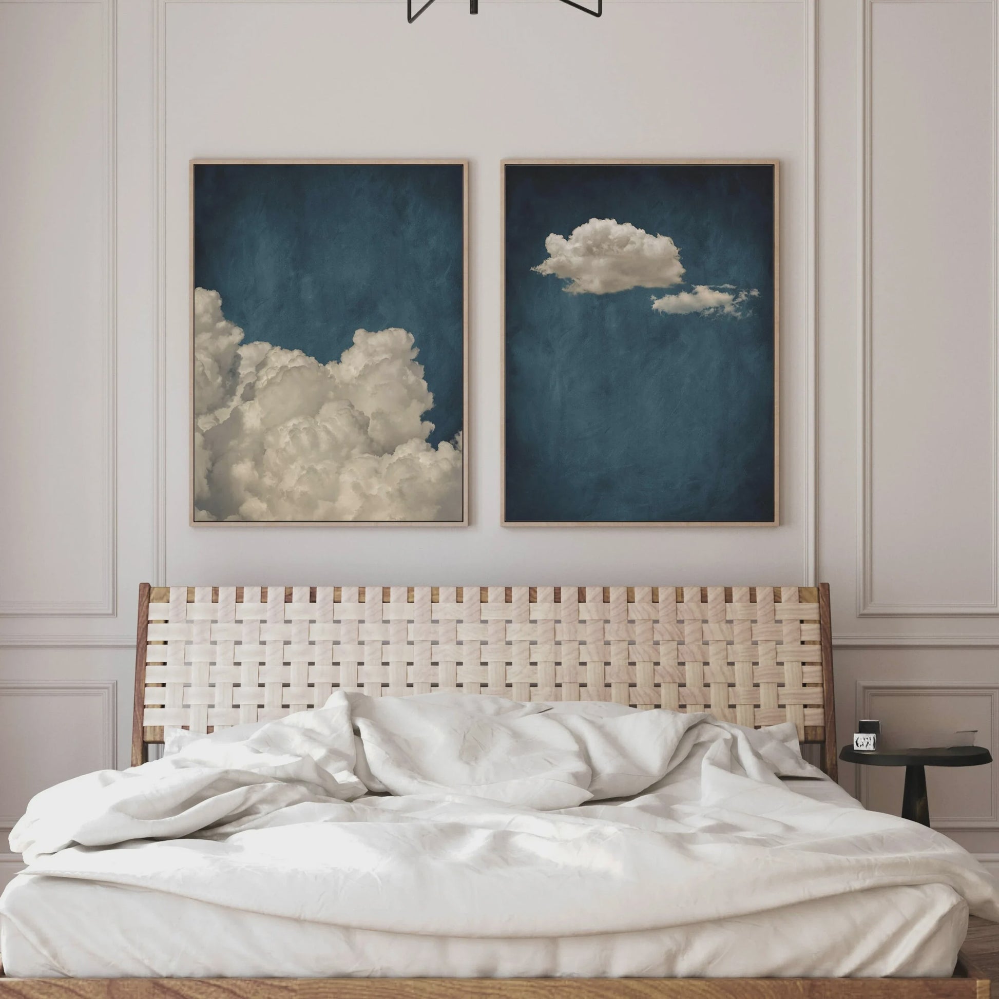 Abstracte Blauwe Wolken Poster - Minimalistische Canvas Muurkunst voor Moderne Woonkamer