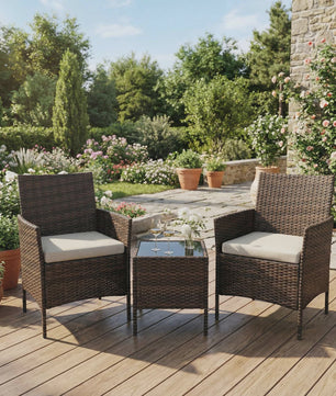 3-delige Buiten Terras Bistroset: PE Rotan Wicker Stoelen met Zachte Kussens & Glazen Salontafel - Compact Tuinmeubilair