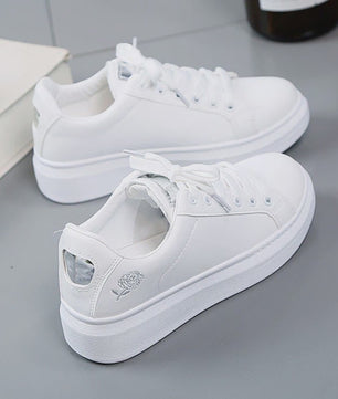 Dames Witte Sneakers met Geborduurde Bloem - Casual Leren Veterschoenen