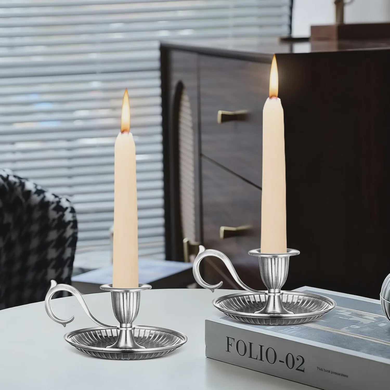 Vintage Metalen Kandelaar met Handvat - Stijlvolle Kaarsenhouder voor Huisdecoratie & Feesten