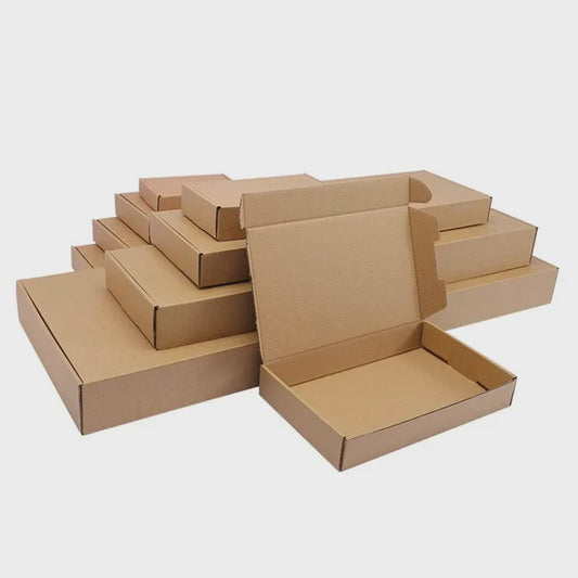 Set van 10/30 Luxe Kartonnen Cadeauboxen - Wit & Bruin, Diverse Maten