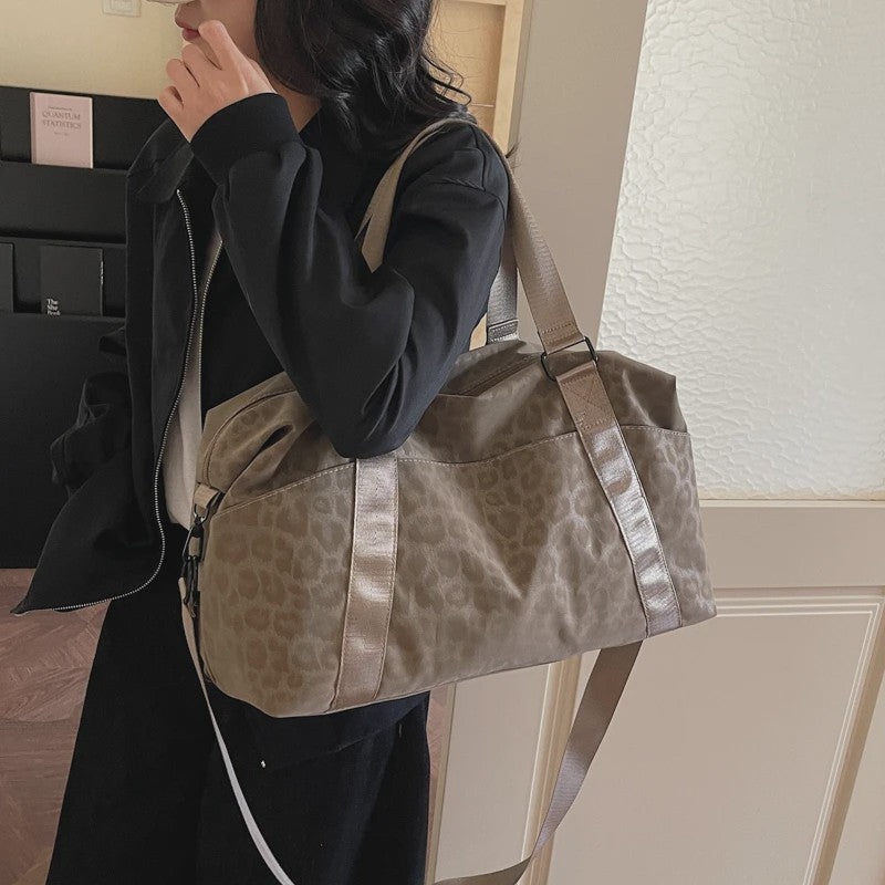 Stijlvolle Leopard Print Duffle Bag: Grote Reistas met Verstelbare Band voor Dames