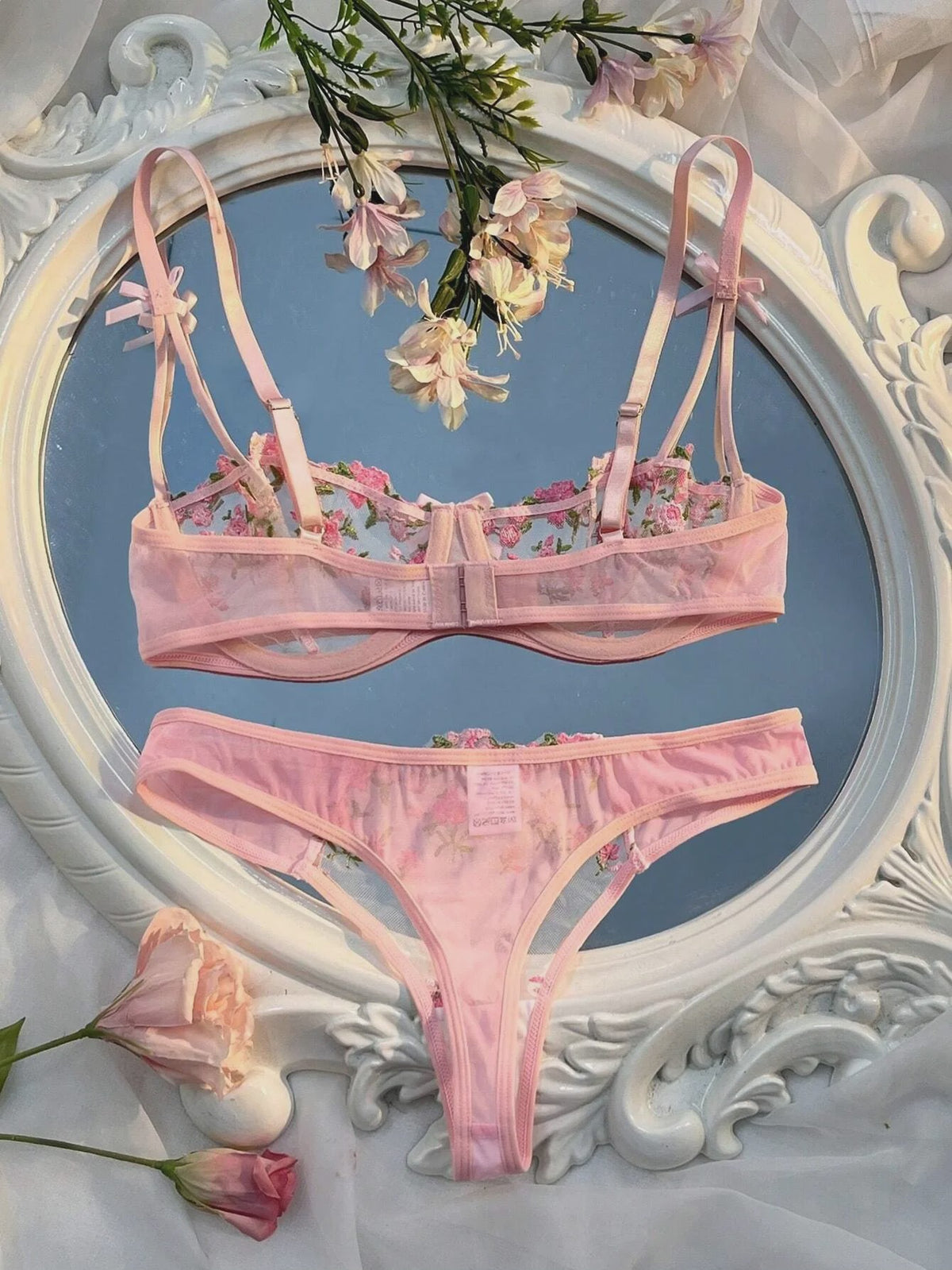 Luxe Lingerieset met Transparante Kant en Bloemenborduursel - Beha en Slip