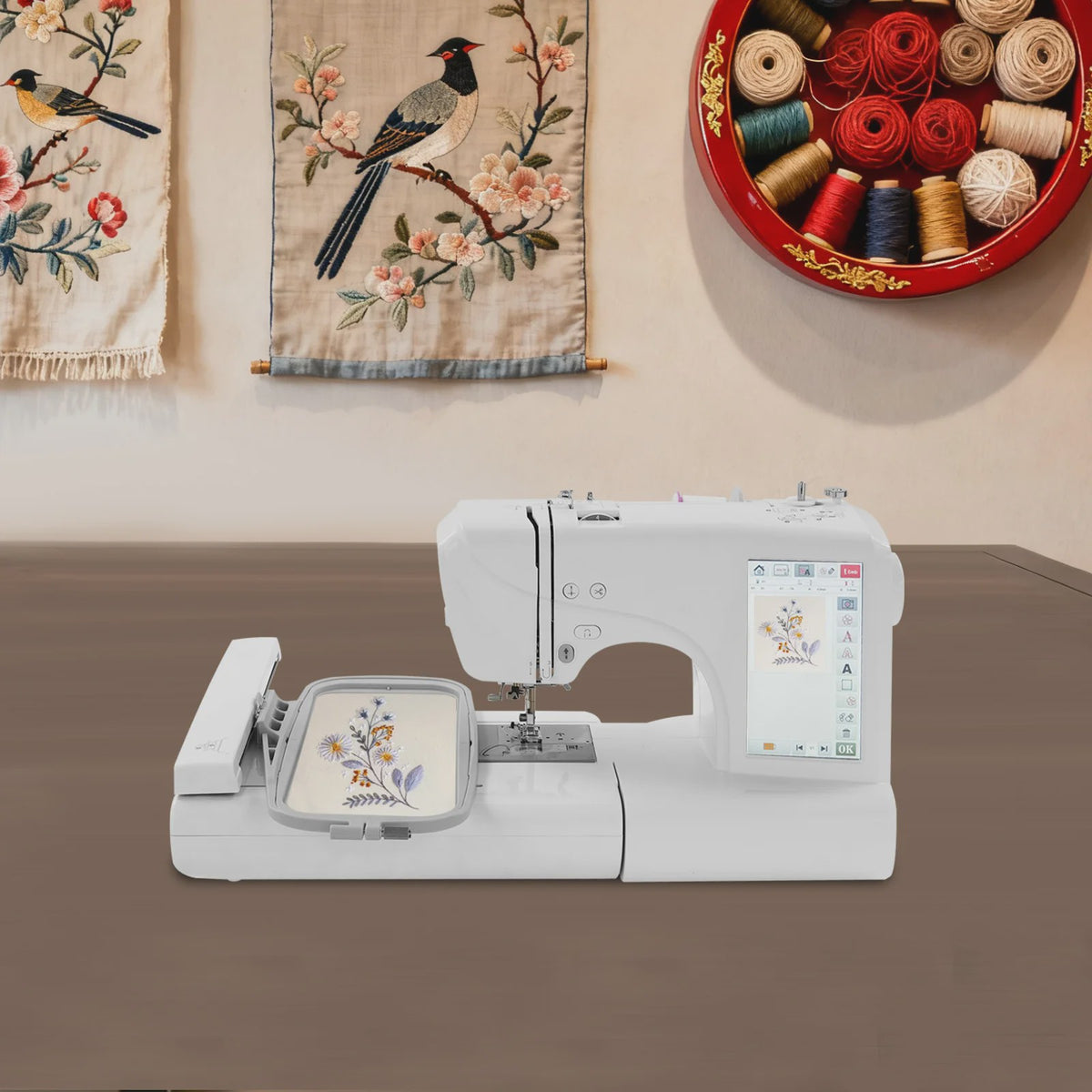 Automatische Borduur- en Naaimachine met 7" Kleurenscherm - 96 Borduurpatronen & 162 Naaiprogramma's