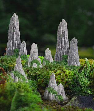 Set van 8 Decoratieve Rotsformaties met Mos voor Miniatuur Landschappen en Diorama's