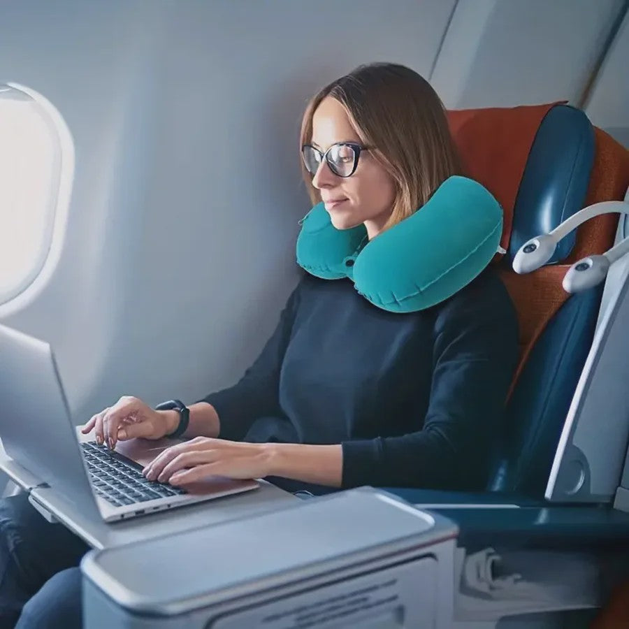Opblaasbaar Nekkussen met Flocklaag - Compact en Zelfvullend voor Reizen