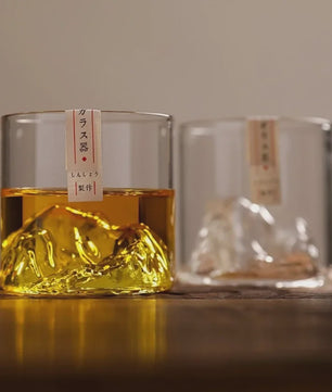 Set van 2 Whiskeyglazen met 3D Berg Design - Kristalhelder & Uniek