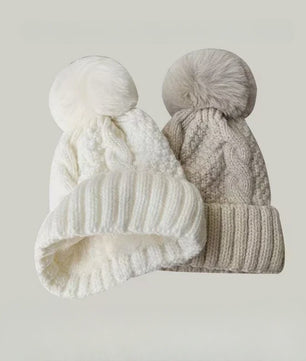 Warme Gebreide Wintermuts met Pluche Pompom - Stijlvol & Veelzijdig