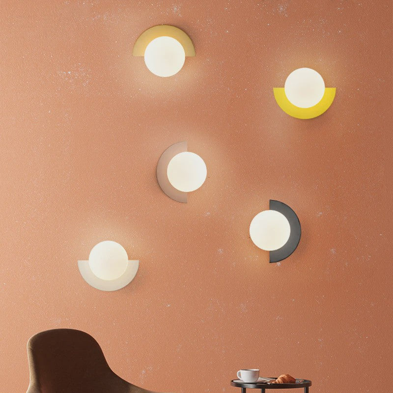 Moderne Wandlamp met Bolvormige Lampenkap - LED Verlichting voor Slaapkamer & Corridor
