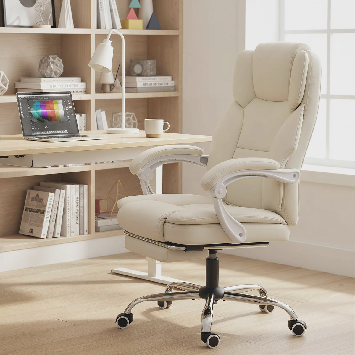 Ergonomische bureaustoel met kantelbare rugleuning, voetensteun en verstelbare hoogte