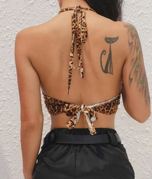 Leopard Print Halter Crop Top met Ring Detail en Bandage Sluiting