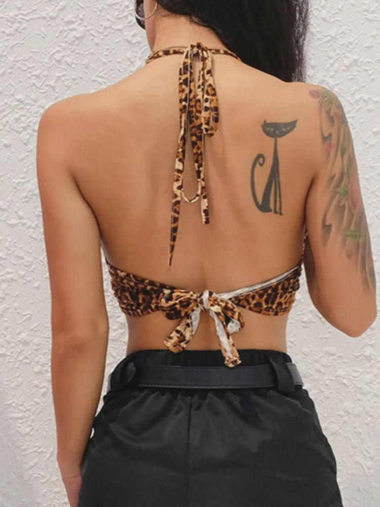 Leopard Print Halter Crop Top met Ring Detail en Bandage Sluiting