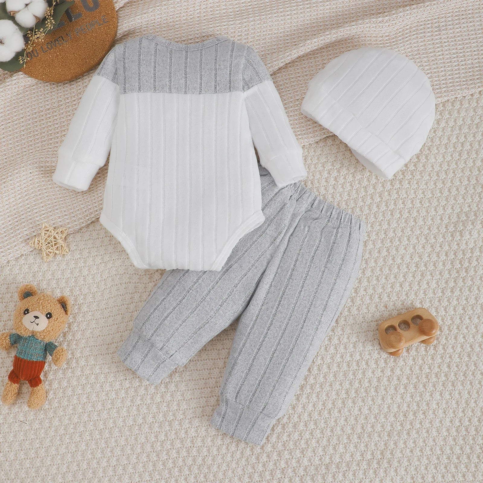 Baby Jongen Set: Longsleeve Bodysuit, Broekje & Muts - Kleurblok Design (0-18 Maanden)